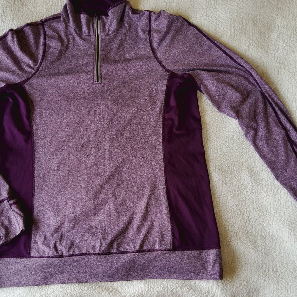 Long-sleeved Athletic top size Large - Picture 4 of 7